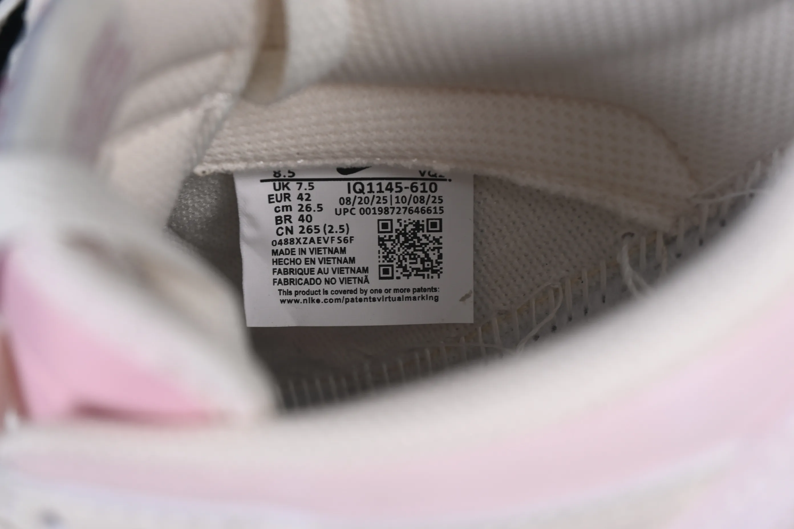 All categories Nk SB Dunk series Nk SB Dunk Low low-top sneakers G version Nike SB Dunk Low Valentine's Day limited low-top casual sneakers IQ1145-610
